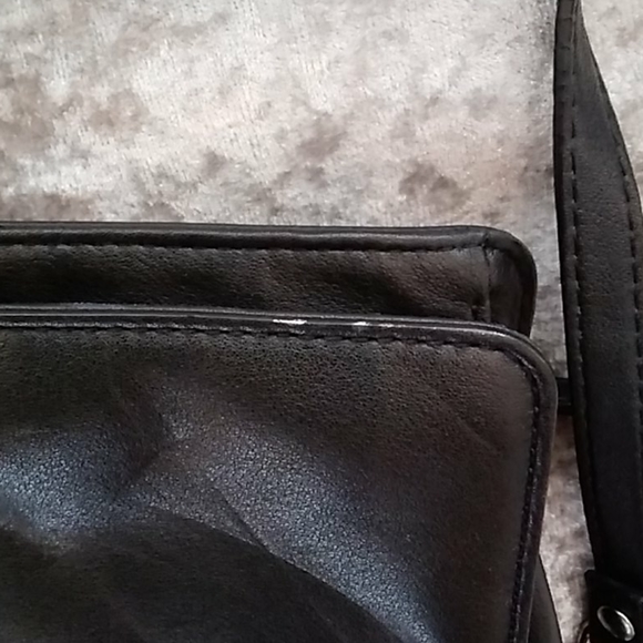 Milly Crossbody - Picture 7 of 8